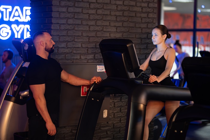 trening cardio na biezni